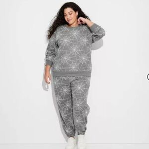 Gray Spiderweb Ladies Fleece Set